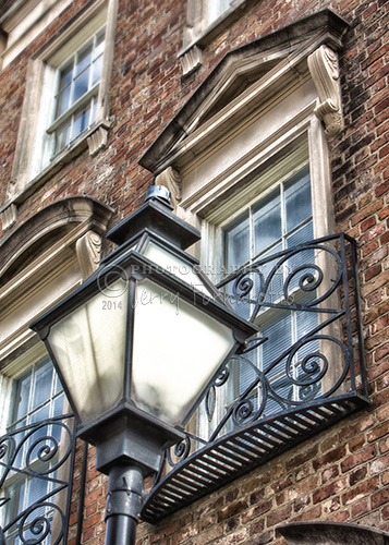 A photo of an old street lamp from Charleston, South Carolina.