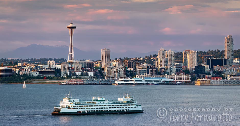 Seattle is a the largest city in the state of Washington. The city's official nickname is the "Emerald City". Canon 5D MKIV, Canon 100-400mm set to 153mm, 1/100sec, f5.6