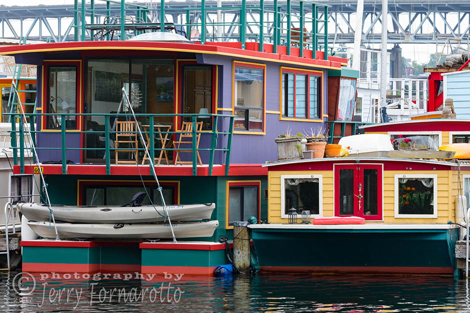 Houseboat living is an alternative style of housing in Seattle, Washington. Canon 5D MKIV, Canon 100-400mm set to 200mm, 1/80sec, f13