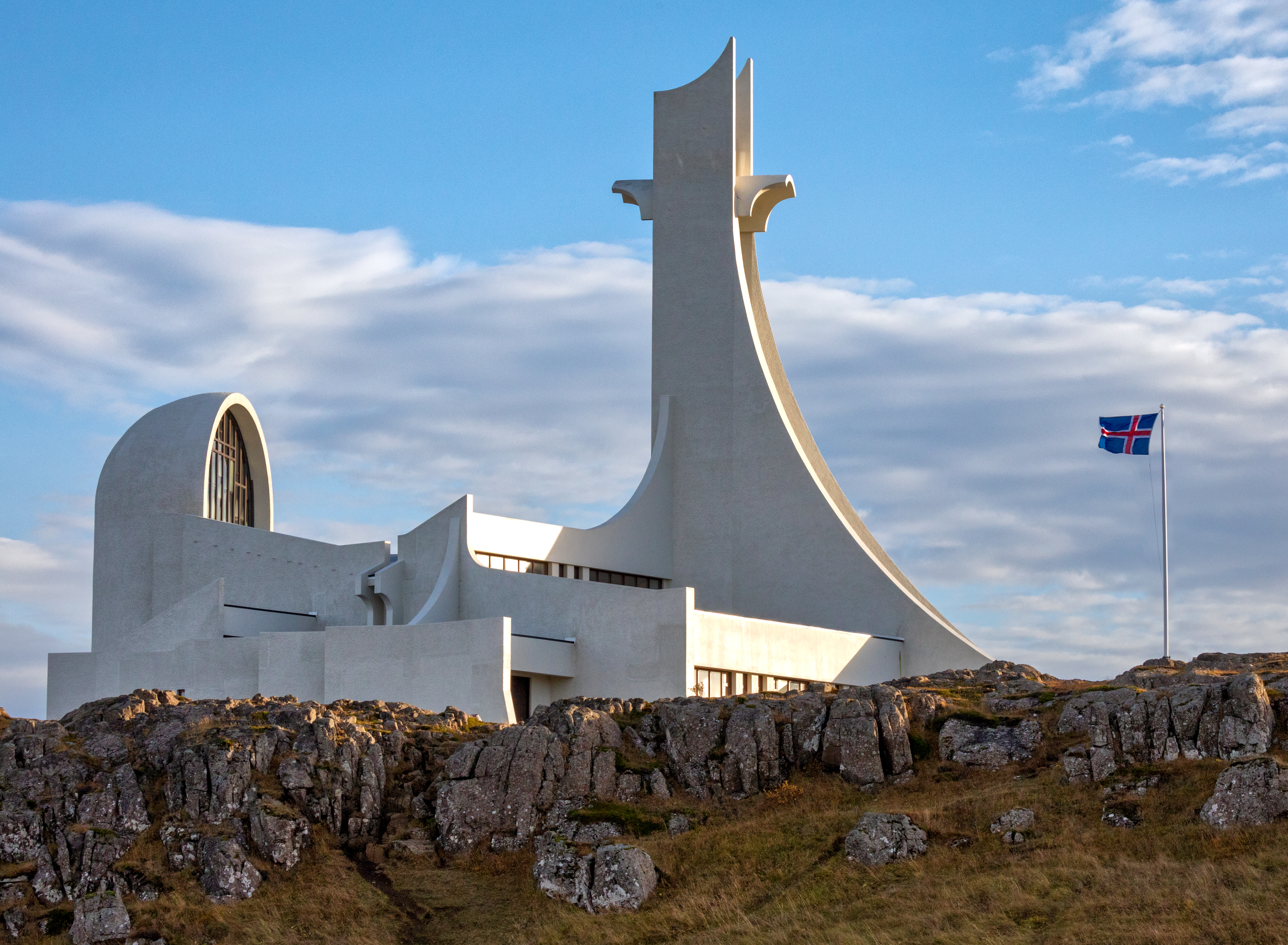 Stykkishólmur Church is a contemporary concrete structure built in 1980. It overlooking the town of Stykkishólmur in western Iceland, on the northern edge of Snæfellsnes peninsula.